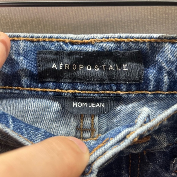 Aeropostale Distressed Mom Jeans Womens 4 100% cotton Blue Denim Trashed 2358 - Picture 2 of 10